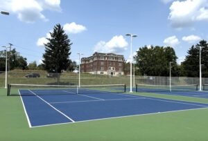 A photo of a Tennis court at Jermain park.